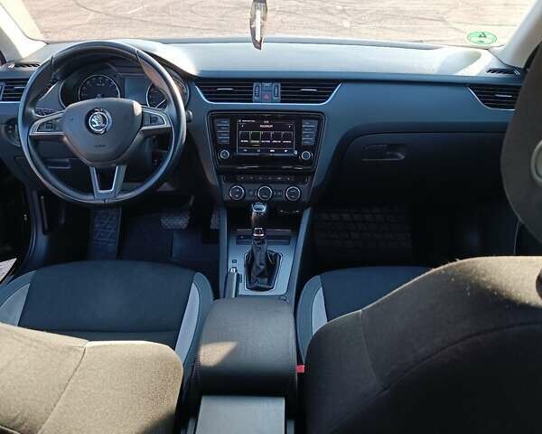 Черный Шкода Октавия, объемом двигателя 1.97 л и пробегом 308 тыс. км за 13200 $, фото 5 на Automoto.ua