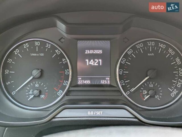 Черный Шкода Октавия, объемом двигателя 1.97 л и пробегом 227 тыс. км за 13000 $, фото 38 на Automoto.ua