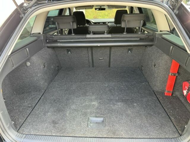 Чорний Шкода Октавія, об'ємом двигуна 2 л та пробігом 300 тис. км за 12500 $, фото 3 на Automoto.ua