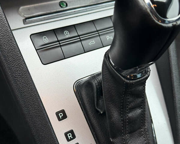 Чорний Шкода Октавія, об'ємом двигуна 1.6 л та пробігом 291 тис. км за 13300 $, фото 20 на Automoto.ua