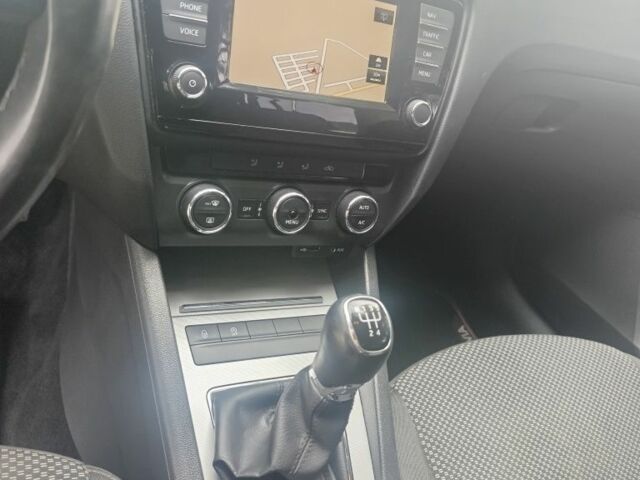 Черный Шкода Октавия, объемом двигателя 2 л и пробегом 213 тыс. км за 10800 $, фото 13 на Automoto.ua