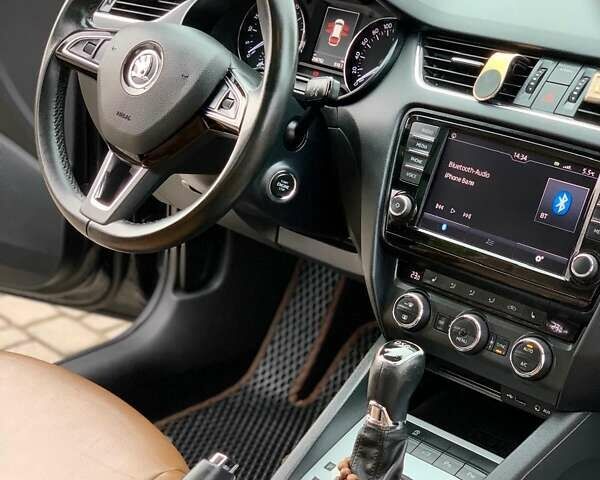 Черный Шкода Октавия, объемом двигателя 1.6 л и пробегом 368 тыс. км за 12800 $, фото 12 на Automoto.ua