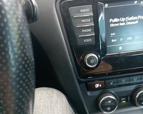 Черный Шкода Октавия, объемом двигателя 1.97 л и пробегом 300 тыс. км за 11500 $, фото 3 на Automoto.ua