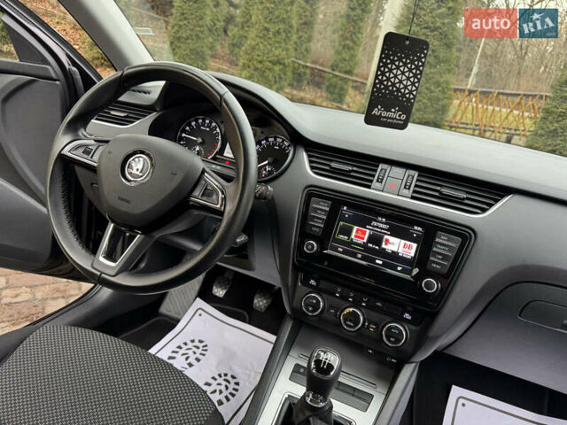 Чорний Шкода Октавія, об'ємом двигуна 1.6 л та пробігом 228 тис. км за 11899 $, фото 95 на Automoto.ua