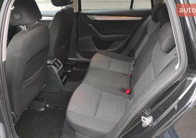 Чорний Шкода Октавія, об'ємом двигуна 1.6 л та пробігом 272 тис. км за 10700 $, фото 9 на Automoto.ua