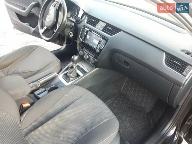 Черный Шкода Октавия, объемом двигателя 2 л и пробегом 227 тыс. км за 12900 $, фото 24 на Automoto.ua