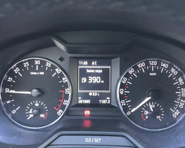 Чорний Шкода Октавія, об'ємом двигуна 2 л та пробігом 261 тис. км за 11700 $, фото 12 на Automoto.ua