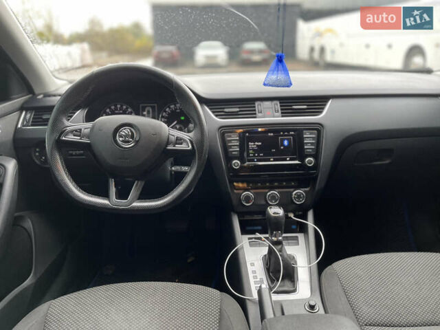 Шкода Октавия 2016 в Житомире на Automoto.ua Черный Шкода Октавия, объемом двигателя 1.6 л и пробегом 307 тыс. км за 10600 $, фото 7 на Automoto.ua