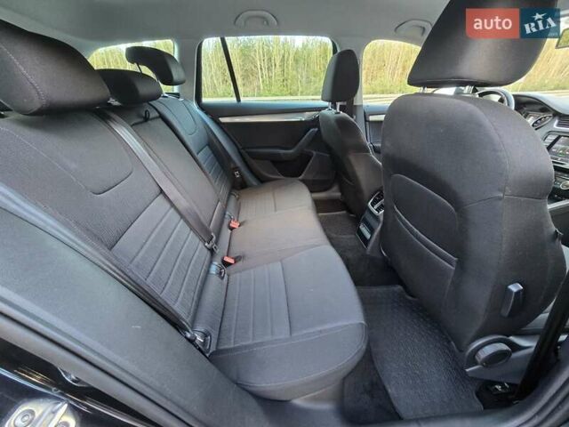 Черный Шкода Октавия, объемом двигателя 2 л и пробегом 233 тыс. км за 14299 $, фото 42 на Automoto.ua