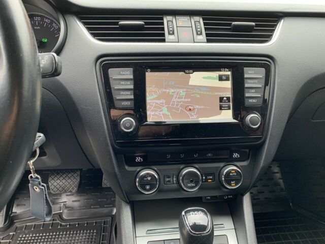 Чорний Шкода Октавія, об'ємом двигуна 2 л та пробігом 255 тис. км за 12750 $, фото 11 на Automoto.ua