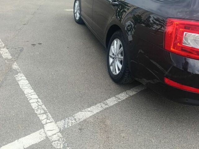 Черный Шкода Октавия, объемом двигателя 2 л и пробегом 213 тыс. км за 10800 $, фото 3 на Automoto.ua