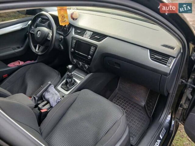 Черный Шкода Октавия, объемом двигателя 1.6 л и пробегом 232 тыс. км за 10600 $, фото 9 на Automoto.ua