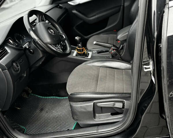 Чорний Шкода Октавія, об'ємом двигуна 1.6 л та пробігом 149 тис. км за 10999 $, фото 13 на Automoto.ua