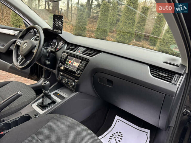 Чорний Шкода Октавія, об'ємом двигуна 1.6 л та пробігом 228 тис. км за 11899 $, фото 94 на Automoto.ua