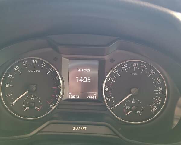 Черный Шкода Октавия, объемом двигателя 1.97 л и пробегом 308 тыс. км за 13200 $, фото 3 на Automoto.ua