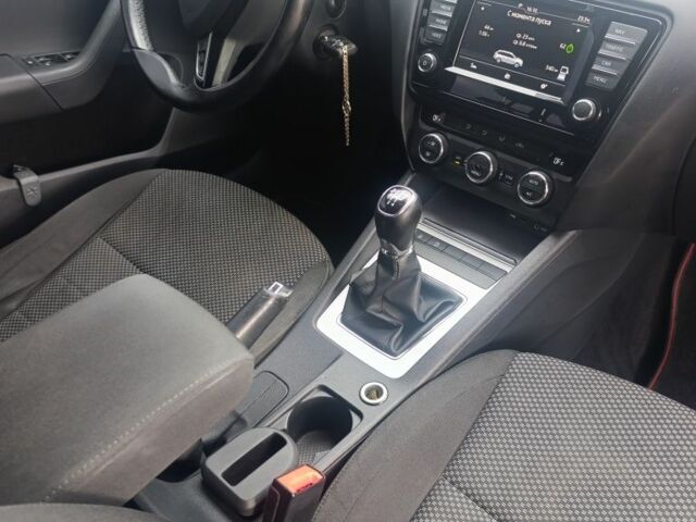 Черный Шкода Октавия, объемом двигателя 2 л и пробегом 213 тыс. км за 10800 $, фото 12 на Automoto.ua