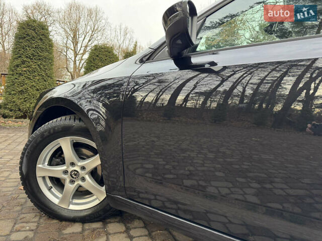 Черный Шкода Октавия, объемом двигателя 1.6 л и пробегом 228 тыс. км за 11999 $, фото 70 на Automoto.ua