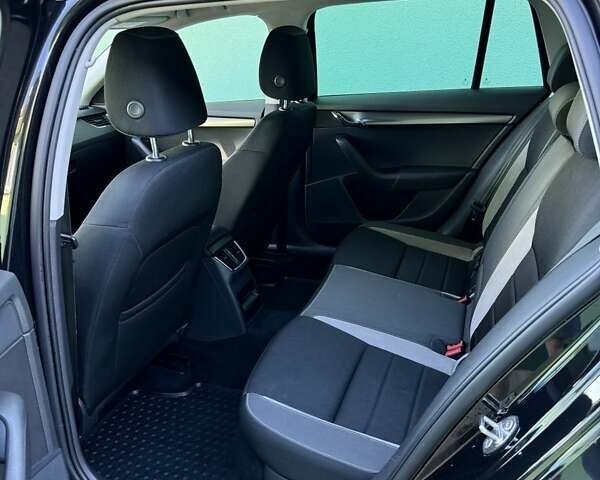 Черный Шкода Октавия, объемом двигателя 1.97 л и пробегом 297 тыс. км за 12700 $, фото 8 на Automoto.ua