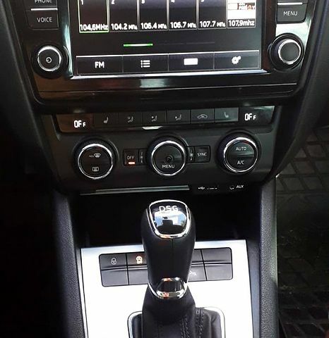 Черный Шкода Октавия, объемом двигателя 1.6 л и пробегом 211 тыс. км за 14700 $, фото 1 на Automoto.ua