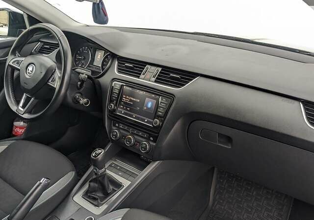 Черный Шкода Октавия, объемом двигателя 1.97 л и пробегом 227 тыс. км за 13000 $, фото 9 на Automoto.ua