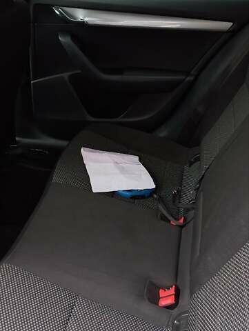 Черный Шкода Октавия, объемом двигателя 1.6 л и пробегом 326 тыс. км за 13000 $, фото 25 на Automoto.ua