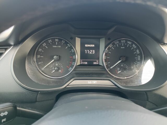 Черный Шкода Октавия, объемом двигателя 1.6 л и пробегом 212 тыс. км за 11600 $, фото 7 на Automoto.ua