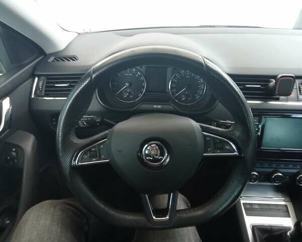 Черный Шкода Октавия, объемом двигателя 1.97 л и пробегом 300 тыс. км за 11500 $, фото 6 на Automoto.ua