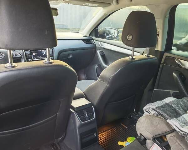 Черный Шкода Октавия, объемом двигателя 1.97 л и пробегом 276 тыс. км за 12999 $, фото 6 на Automoto.ua