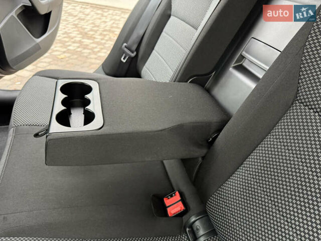 Черный Шкода Октавия, объемом двигателя 1.6 л и пробегом 228 тыс. км за 11999 $, фото 104 на Automoto.ua