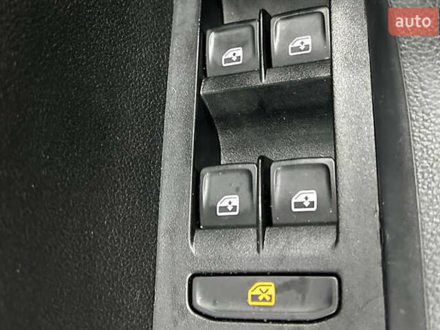 Черный Шкода Октавия, объемом двигателя 1.97 л и пробегом 316 тыс. км за 13100 $, фото 11 на Automoto.ua