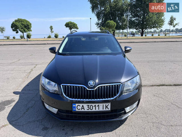 Черный Шкода Октавия, объемом двигателя 1.6 л и пробегом 326 тыс. км за 13000 $, фото 12 на Automoto.ua