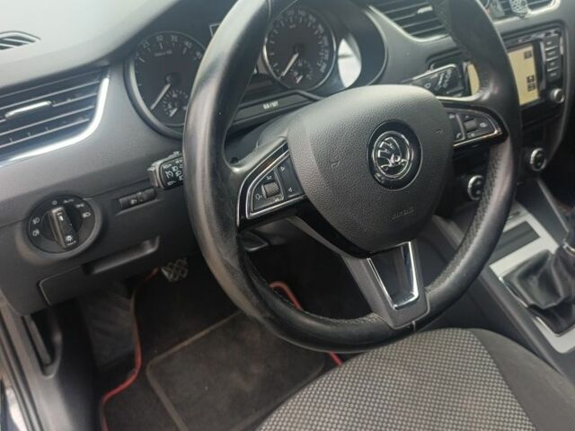 Черный Шкода Октавия, объемом двигателя 2 л и пробегом 213 тыс. км за 10800 $, фото 9 на Automoto.ua