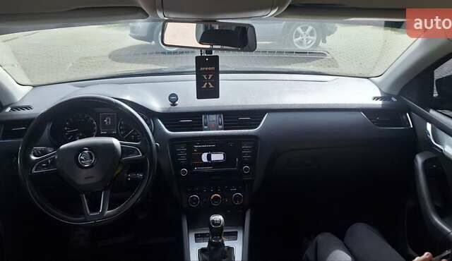 Чорний Шкода Октавія, об'ємом двигуна 2 л та пробігом 248 тис. км за 11300 $, фото 8 на Automoto.ua