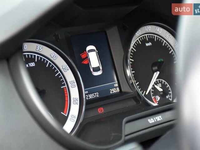 Чорний Шкода Октавія, об'ємом двигуна 1.97 л та пробігом 238 тис. км за 15950 $, фото 45 на Automoto.ua