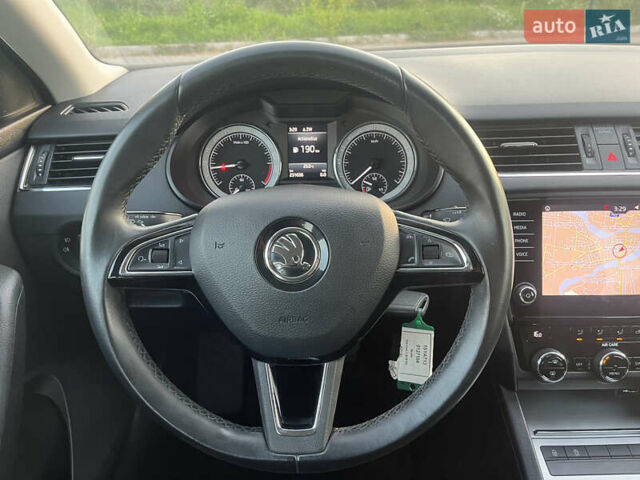 Черный Шкода Октавия, объемом двигателя 1.6 л и пробегом 231 тыс. км за 13000 $, фото 17 на Automoto.ua