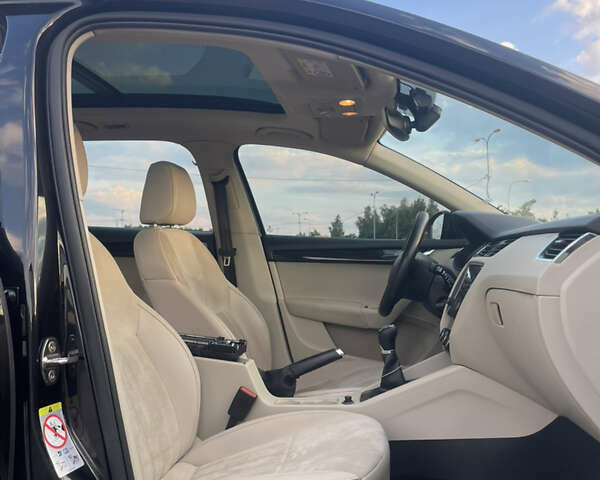 Черный Шкода Октавия, объемом двигателя 1.8 л и пробегом 236 тыс. км за 15300 $, фото 22 на Automoto.ua