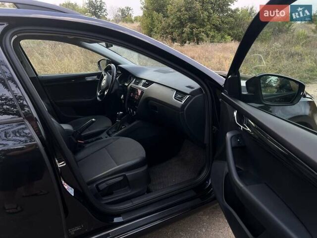 Черный Шкода Октавия, объемом двигателя 1.6 л и пробегом 314 тыс. км за 13999 $, фото 22 на Automoto.ua