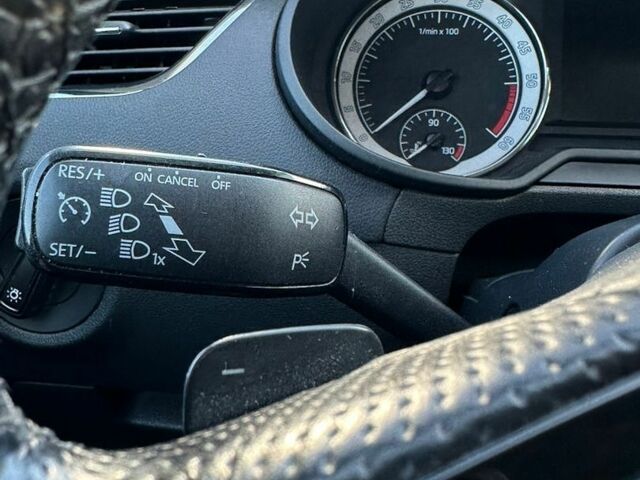 Чорний Шкода Октавія, об'ємом двигуна 1.6 л та пробігом 217 тис. км за 14300 $, фото 25 на Automoto.ua