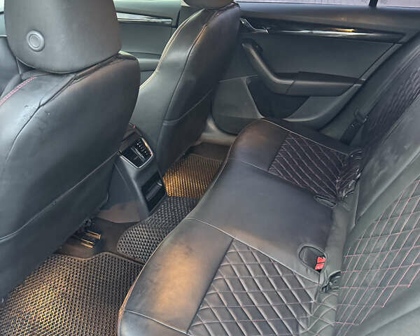 Черный Шкода Октавия, объемом двигателя 1.97 л и пробегом 284 тыс. км за 16000 $, фото 13 на Automoto.ua