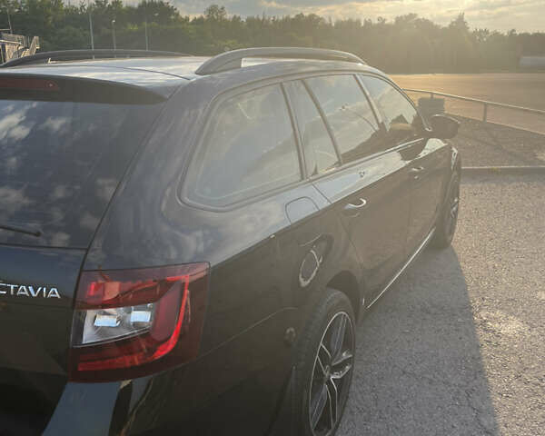 Черный Шкода Октавия, объемом двигателя 1.8 л и пробегом 236 тыс. км за 15300 $, фото 2 на Automoto.ua