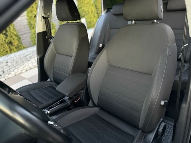 Черный Шкода Октавия, объемом двигателя 1.6 л и пробегом 243 тыс. км за 13850 $, фото 17 на Automoto.ua