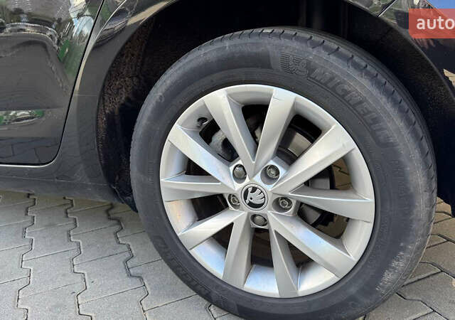 Черный Шкода Октавия, объемом двигателя 1.6 л и пробегом 262 тыс. км за 12900 $, фото 28 на Automoto.ua