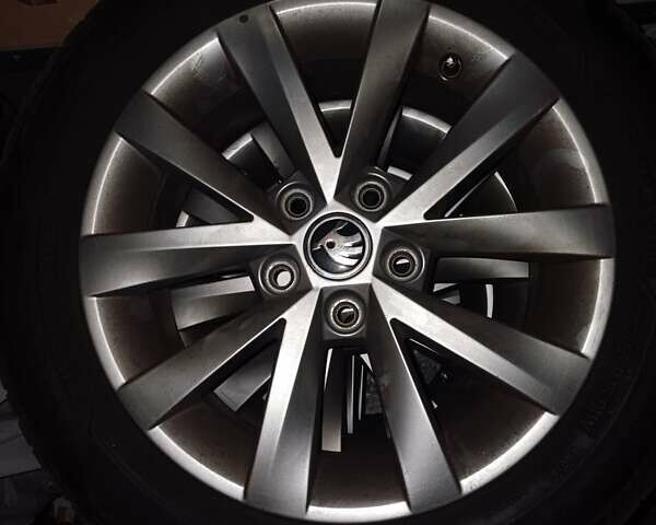 Черный Шкода Октавия, объемом двигателя 1.6 л и пробегом 270 тыс. км за 14000 $, фото 23 на Automoto.ua