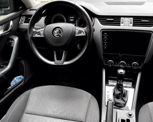 Чорний Шкода Октавія, об'ємом двигуна 1.6 л та пробігом 212 тис. км за 14200 $, фото 8 на Automoto.ua