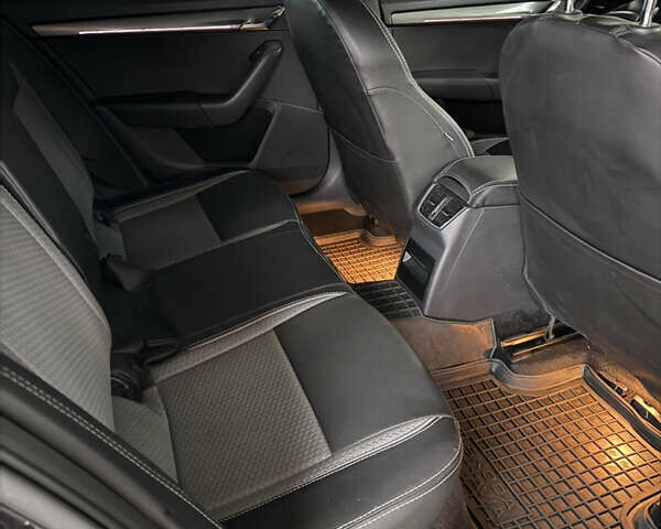 Черный Шкода Октавия, объемом двигателя 1.6 л и пробегом 306 тыс. км за 14500 $, фото 17 на Automoto.ua