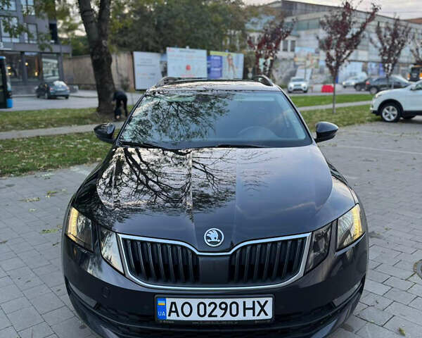 Шкода Октавия 2017 в Ужгороде на Automoto.ua Черный Шкода Октавия, объемом двигателя 2 л и пробегом 286 тыс. км за 14150 $, фото 10 на Automoto.ua