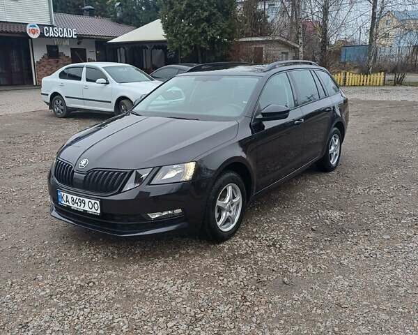 Черный Шкода Октавия, объемом двигателя 1.6 л и пробегом 270 тыс. км за 14000 $, фото 1 на Automoto.ua