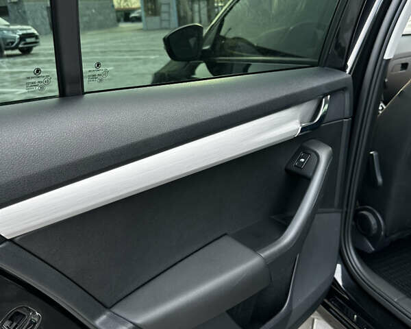 Черный Шкода Октавия, объемом двигателя 2 л и пробегом 257 тыс. км за 14750 $, фото 48 на Automoto.ua