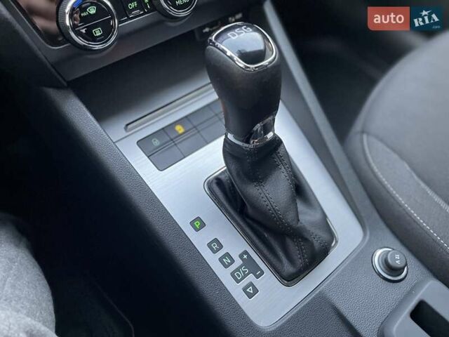 Черный Шкода Октавия, объемом двигателя 1.4 л и пробегом 241 тыс. км за 12900 $, фото 104 на Automoto.ua