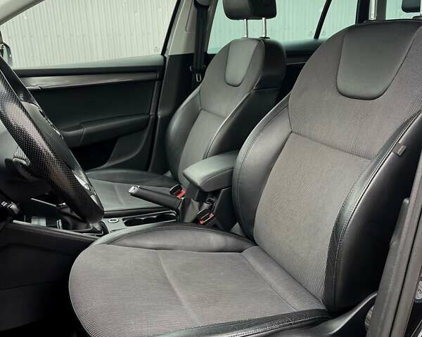 Черный Шкода Октавия, объемом двигателя 2 л и пробегом 207 тыс. км за 16200 $, фото 25 на Automoto.ua